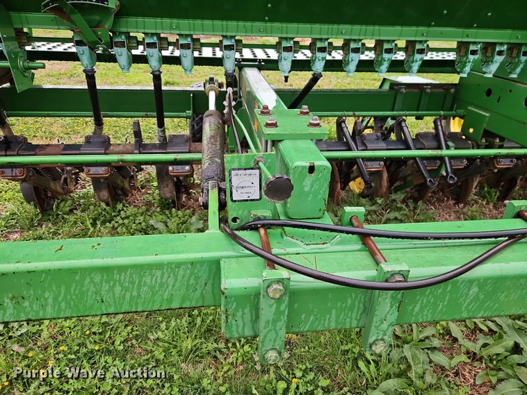 image for item DT7713 John Deere 750 grain drill