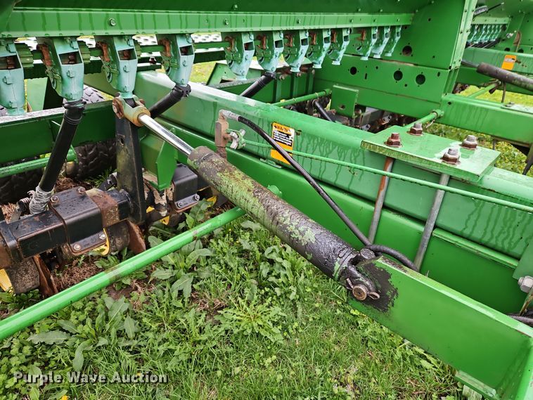 image for item DT7713 John Deere 750 grain drill