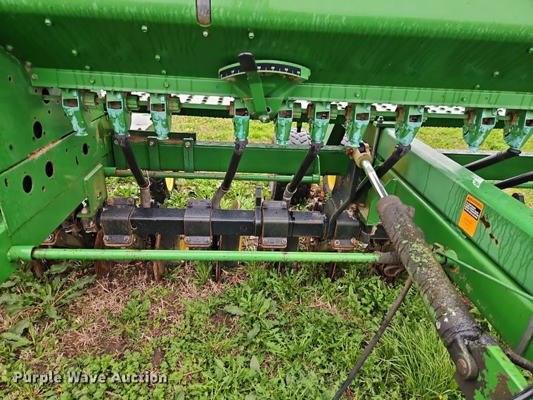 image for item DT7713 John Deere 750 grain drill
