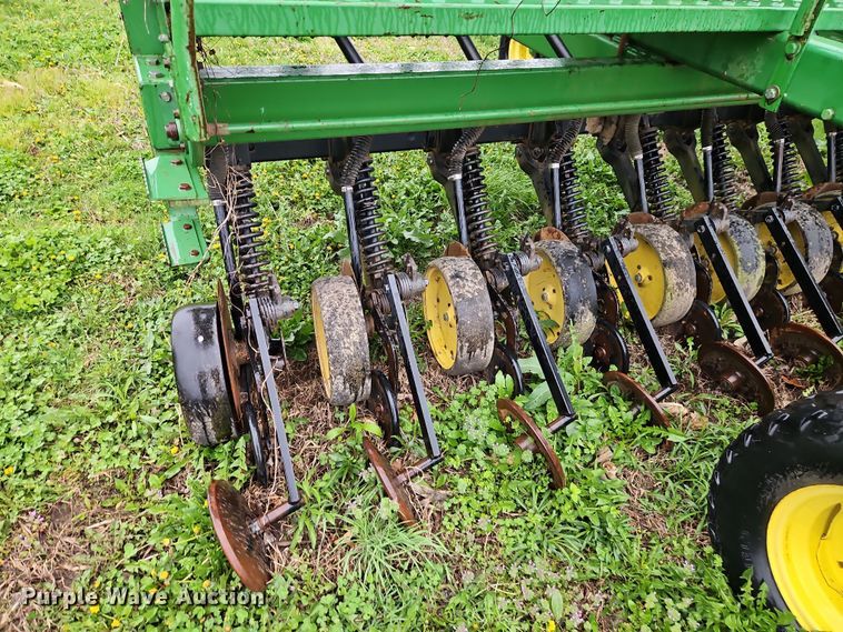 image for item DT7713 John Deere 750 grain drill