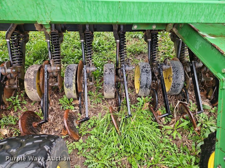 image for item DT7713 John Deere 750 grain drill