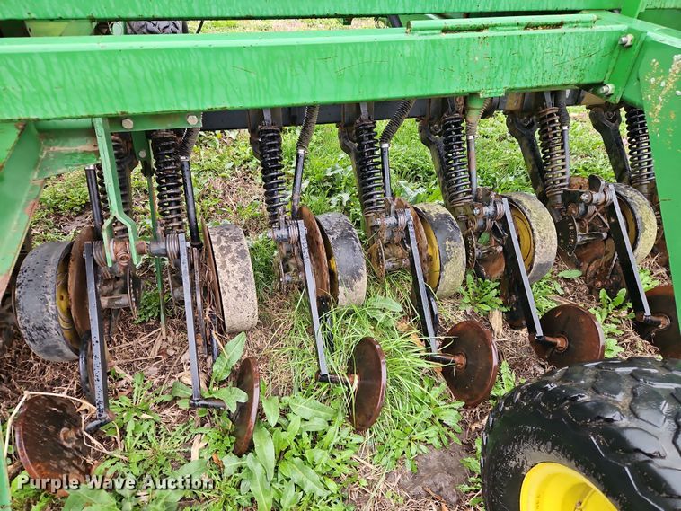 image for item DT7713 John Deere 750 grain drill