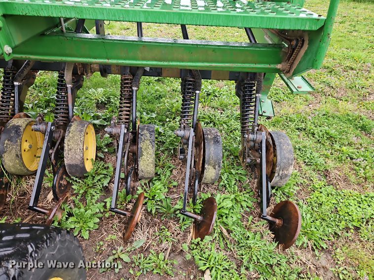 image for item DT7713 John Deere 750 grain drill