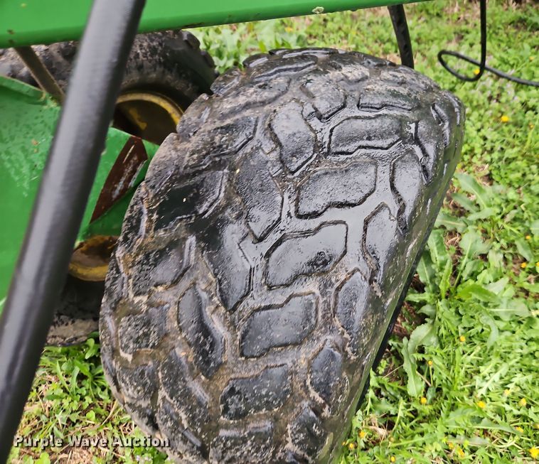 image for item DT7713 John Deere 750 grain drill