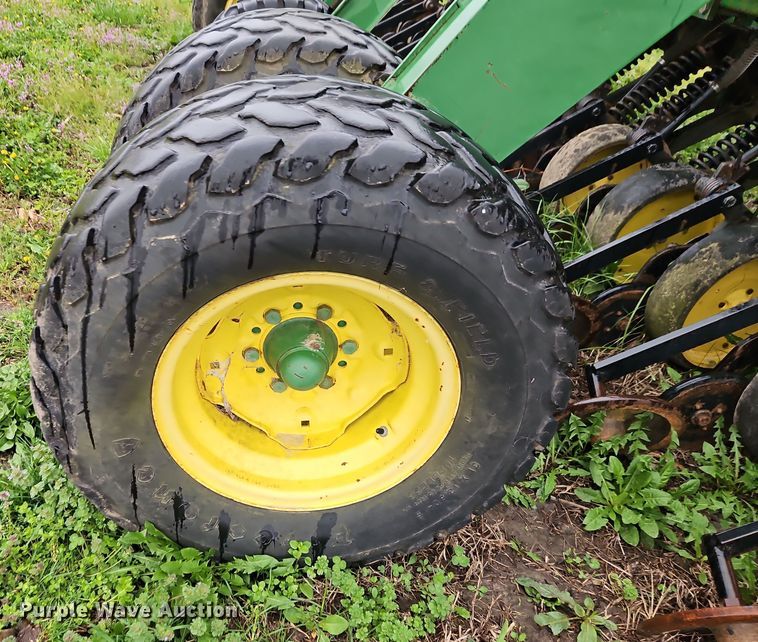 image for item DT7713 John Deere 750 grain drill