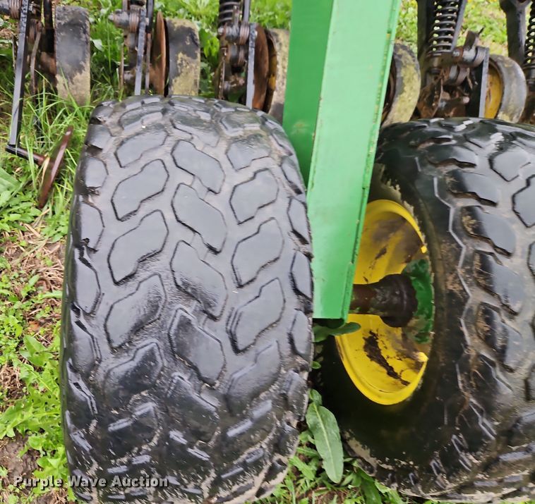 image for item DT7713 John Deere 750 grain drill