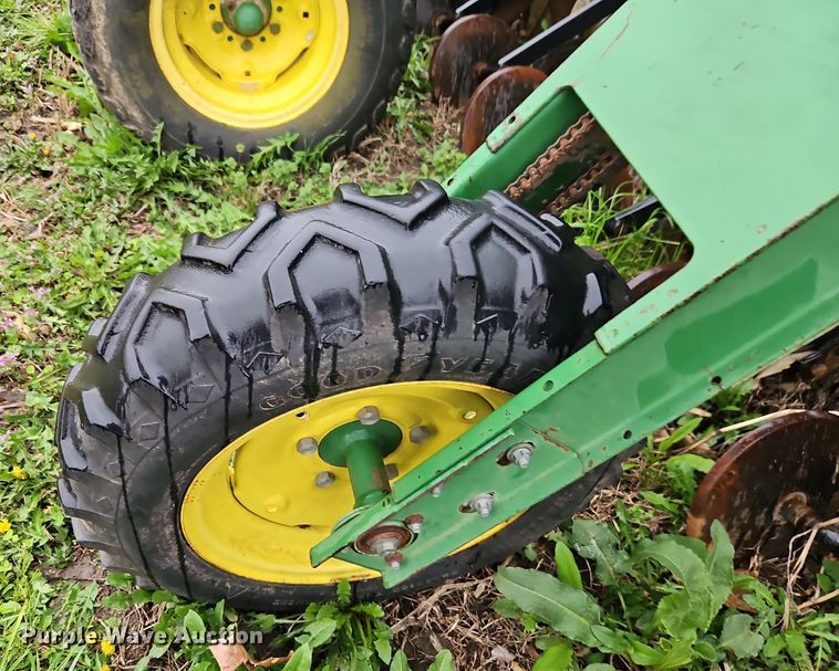 image for item DT7713 John Deere 750 grain drill