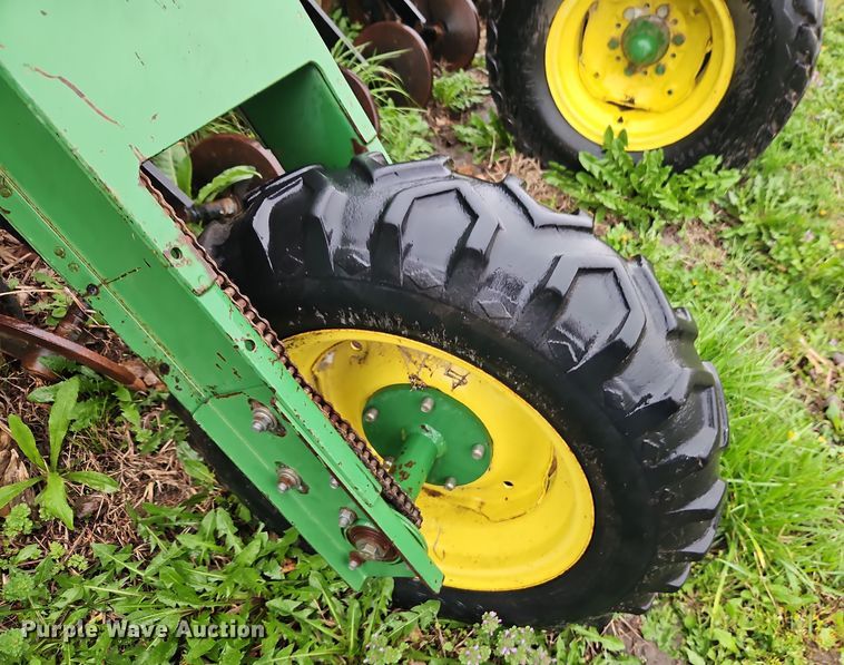 image for item DT7713 John Deere 750 grain drill