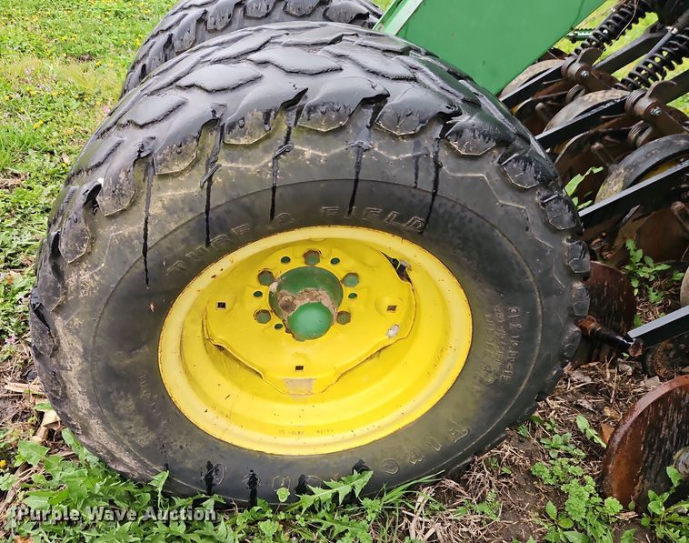 image for item DT7713 John Deere 750 grain drill