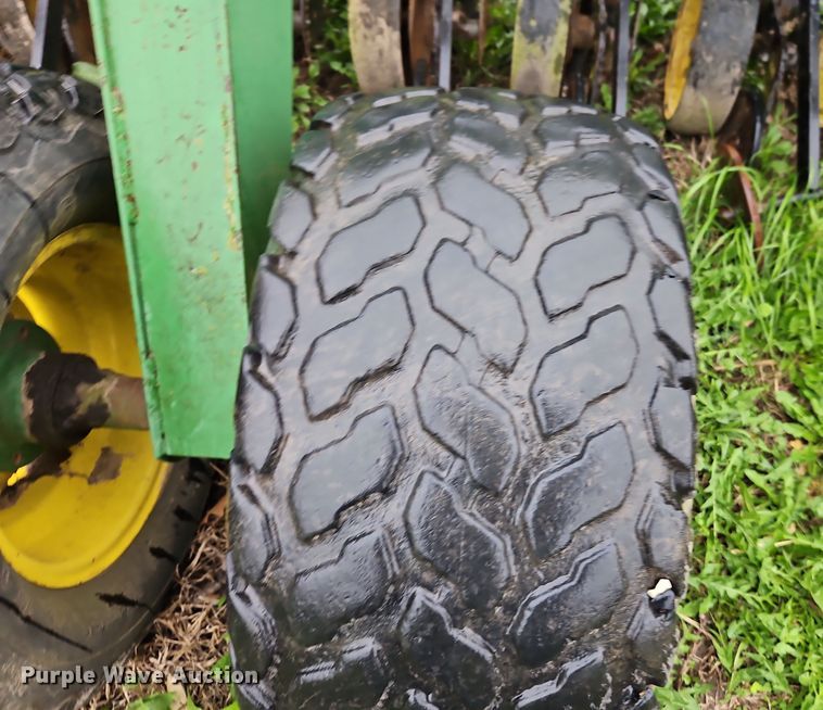 image for item DT7713 John Deere 750 grain drill