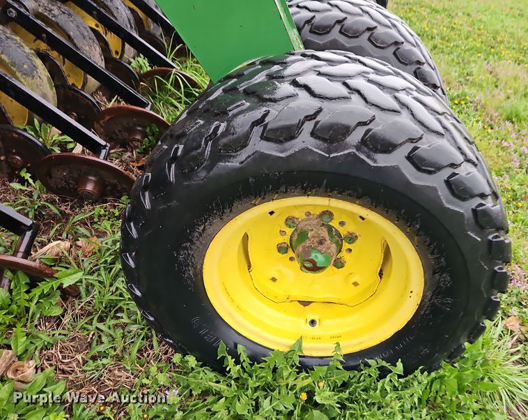 image for item DT7713 John Deere 750 grain drill