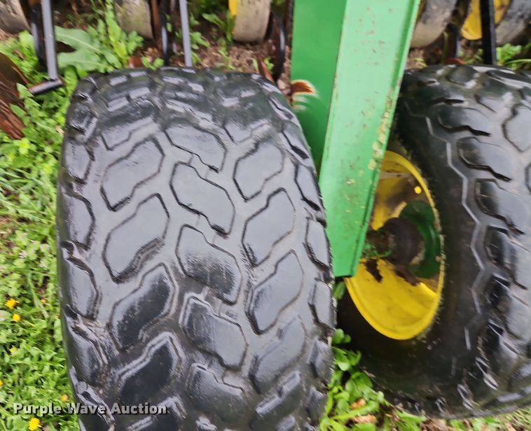 image for item DT7713 John Deere 750 grain drill