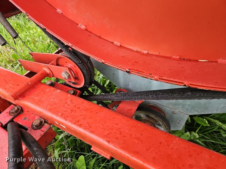 image for item DT7716 Farm King Y480 grain cleaner