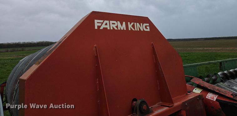 image for item DT7716 Farm King Y480 grain cleaner