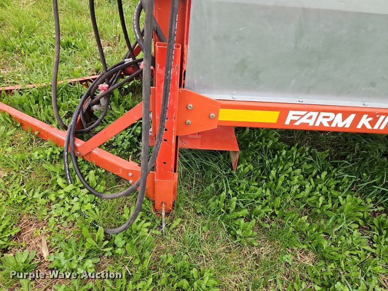 image for item DT7716 Farm King Y480 grain cleaner