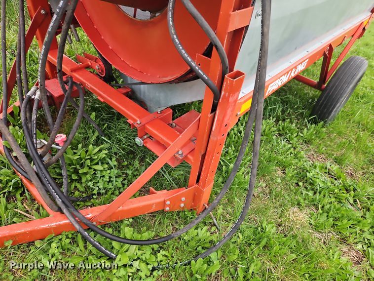 image for item DT7716 Farm King Y480 grain cleaner