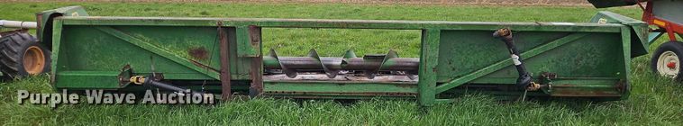 image for item DT7717 John Deere 843 corn head