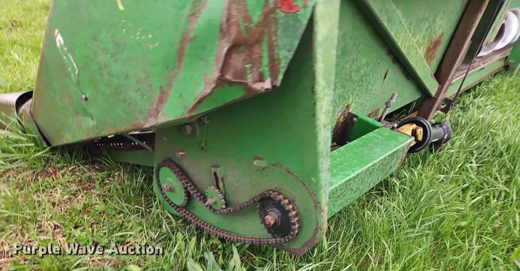image for item DT7717 John Deere 843 corn head