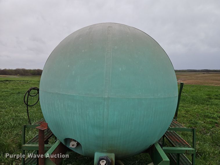 image for item DT7718 Tank trailer