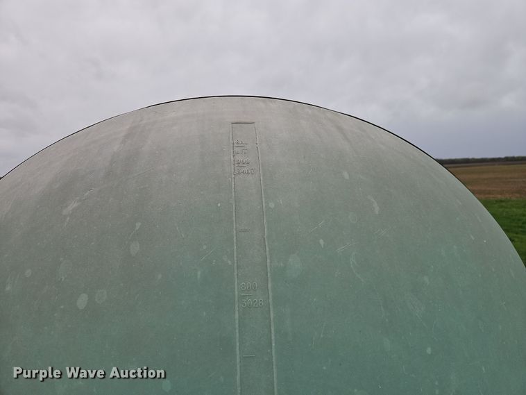 image for item DT7718 Tank trailer