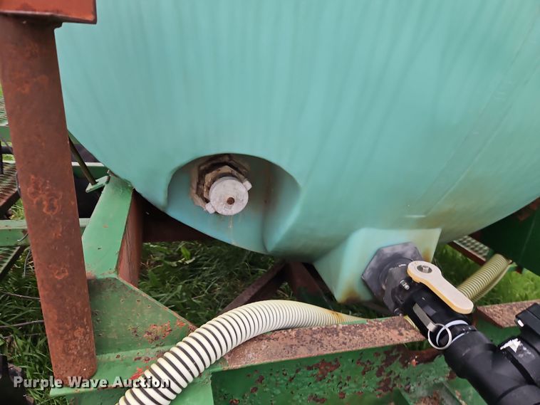 image for item DT7718 Tank trailer