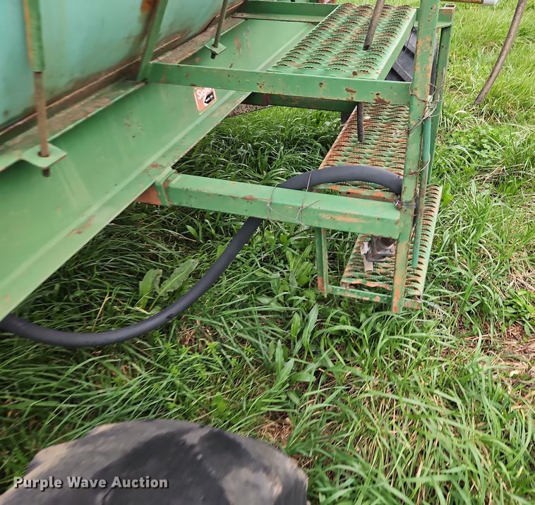 image for item DT7718 Tank trailer