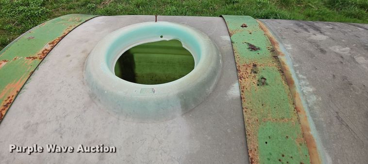 image for item DT7718 Tank trailer