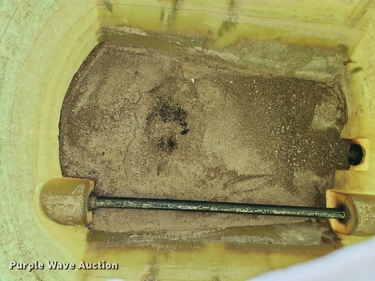 image for item DT7718 Tank trailer