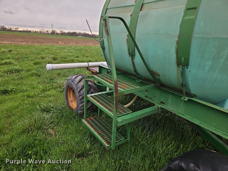 image for item DT7718 Tank trailer