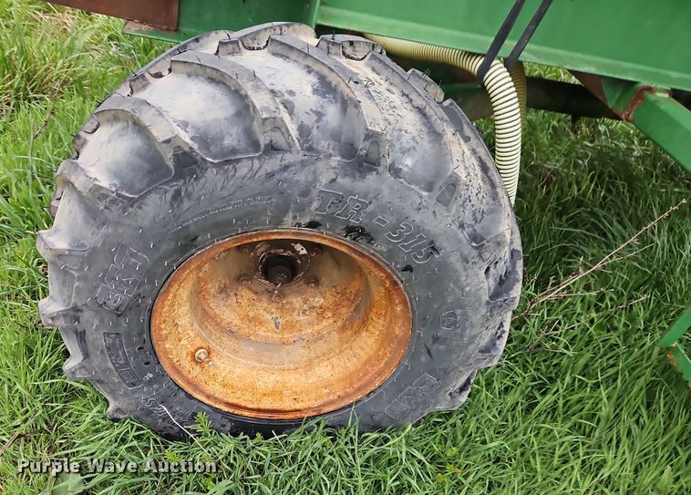 image for item DT7718 Tank trailer