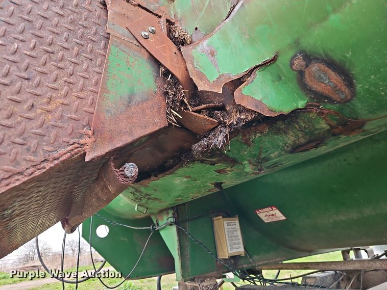 image for item DT7720 John Deere 135 feed mixer