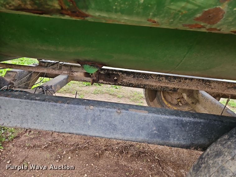 image for item DT7720 John Deere 135 feed mixer