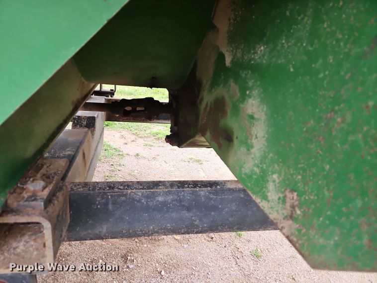 image for item DT7720 John Deere 135 feed mixer