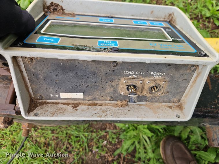 image for item DT7720 John Deere 135 feed mixer