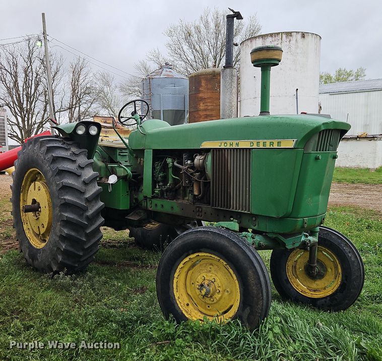 image for item DT7724 1966 John Deere 4020 tractor