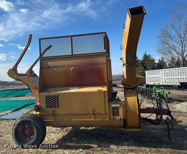 image for item DV0730 Haybuster 2564 bale processor