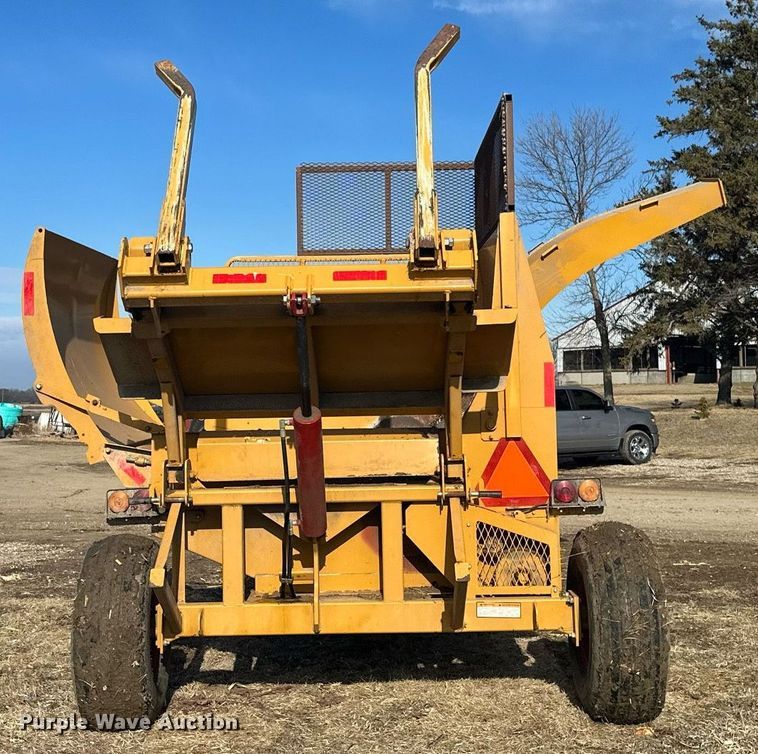 image for item DV0730 Haybuster 2564 bale processor