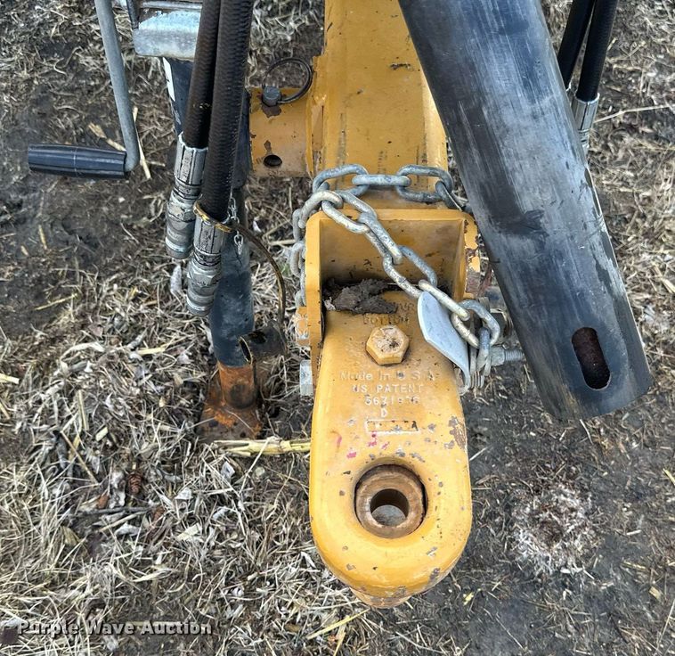 image for item DV0730 Haybuster 2564 bale processor