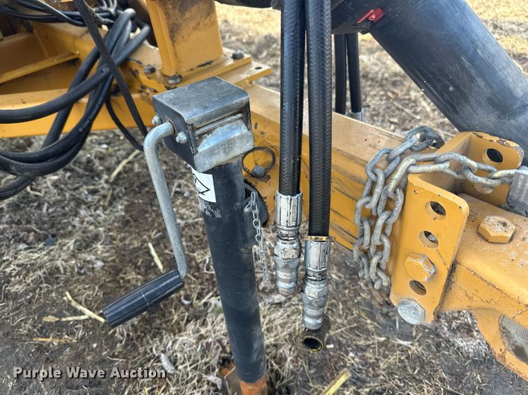 image for item DV0730 Haybuster 2564 bale processor