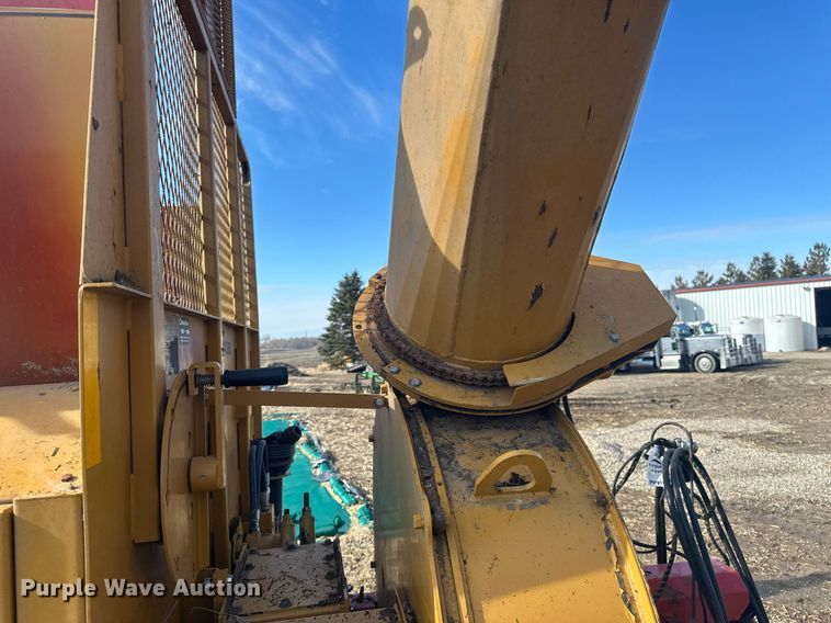image for item DV0730 Haybuster 2564 bale processor
