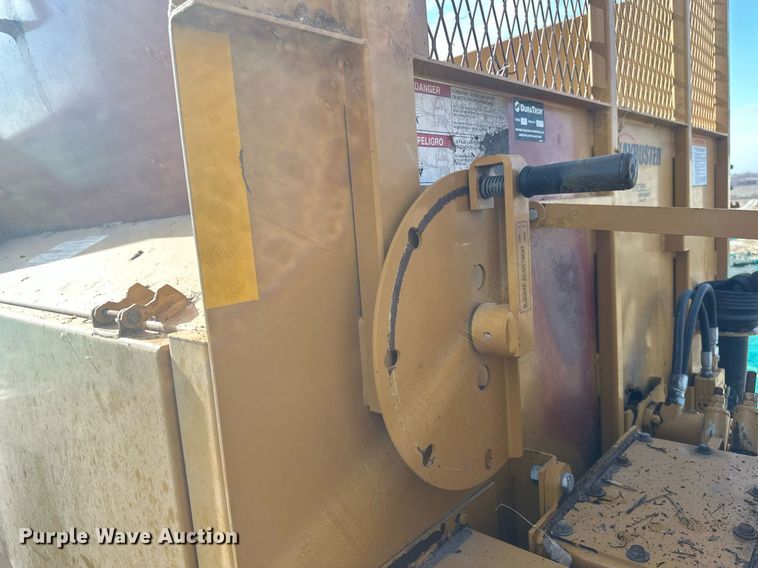 image for item DV0730 Haybuster 2564 bale processor