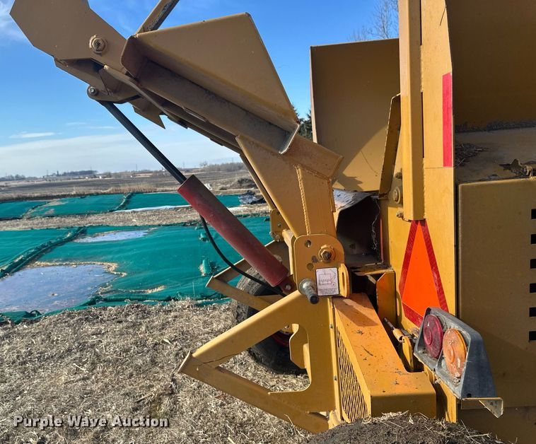 image for item DV0730 Haybuster 2564 bale processor