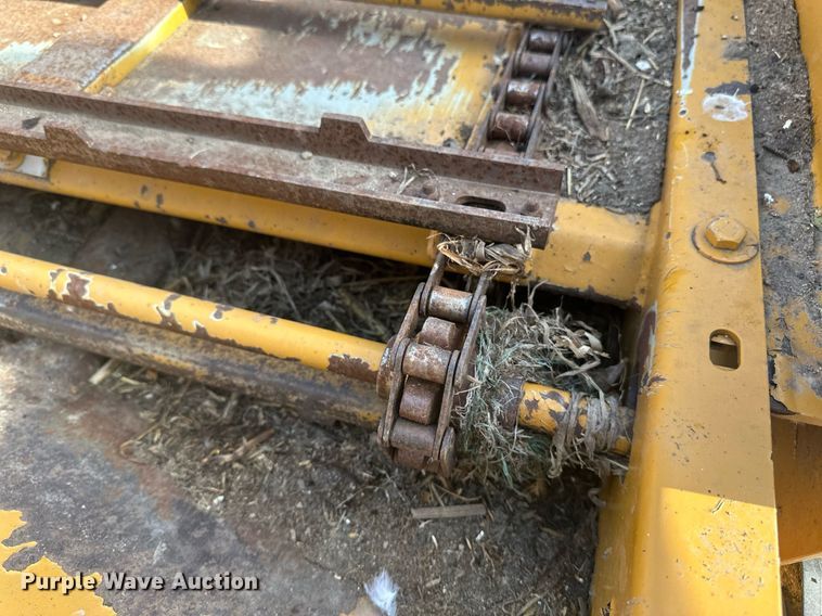 image for item DV0730 Haybuster 2564 bale processor