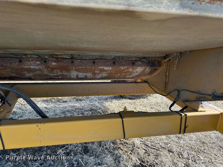 image for item DV0730 Haybuster 2564 bale processor