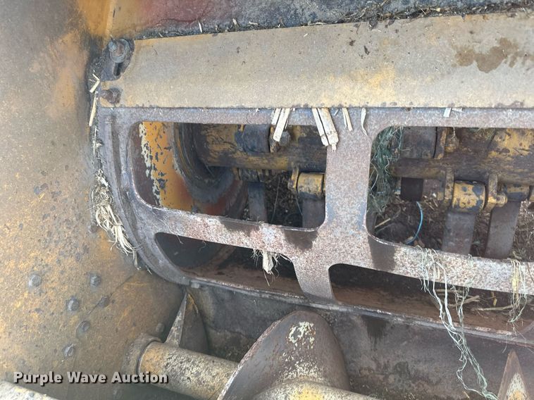 image for item DV0730 Haybuster 2564 bale processor