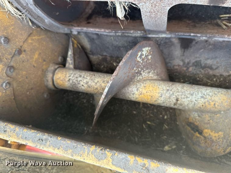 image for item DV0730 Haybuster 2564 bale processor