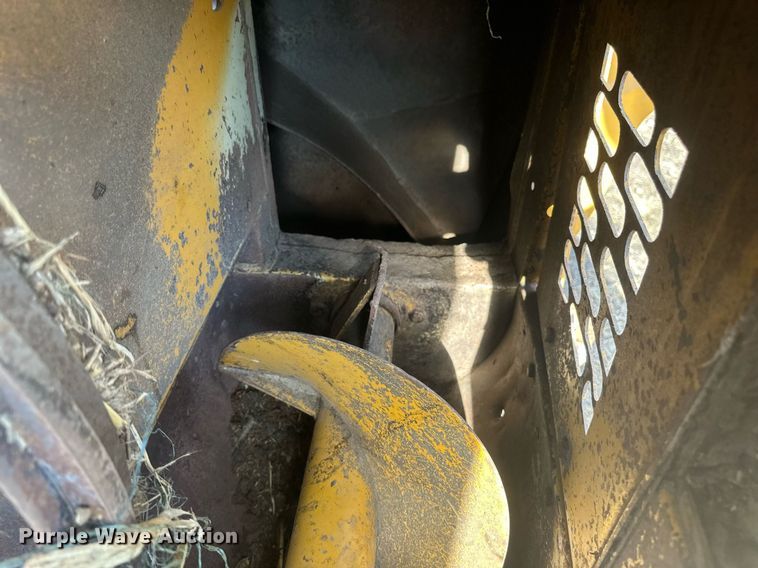 image for item DV0730 Haybuster 2564 bale processor