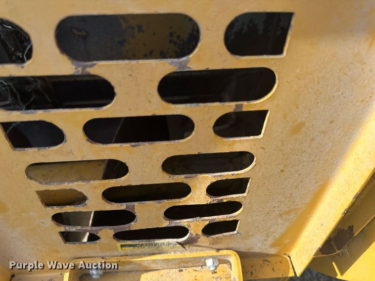 image for item DV0730 Haybuster 2564 bale processor