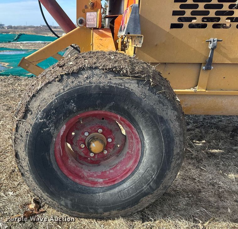 image for item DV0730 Haybuster 2564 bale processor