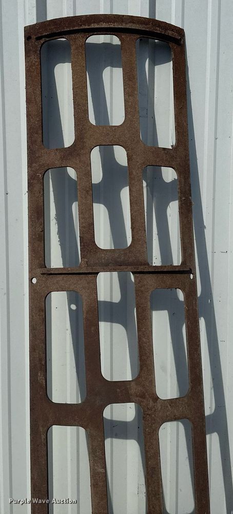 image for item DV0730 Haybuster 2564 bale processor